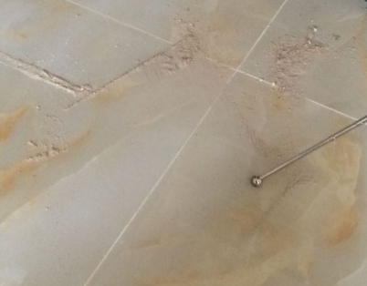 威宁瓷砖空鼓维修公司分享粘合剂选择不当在瓷砖铺贴过程中可能导致以下问题