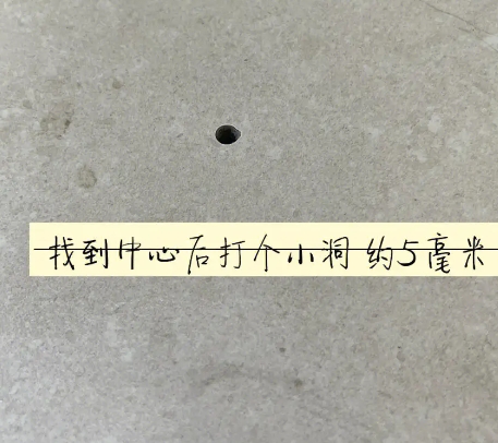 威宁瓷砖空鼓维修公司专业解答在瓷砖铺贴过程中，如果砂料搅拌不均匀，将会带来以下问题